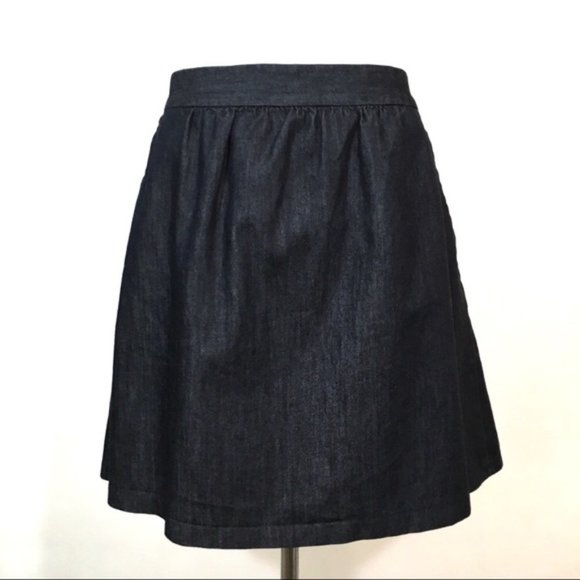 Fit and flair denim skirt with POCKETS! Sz 8 - Picture 1 of 10